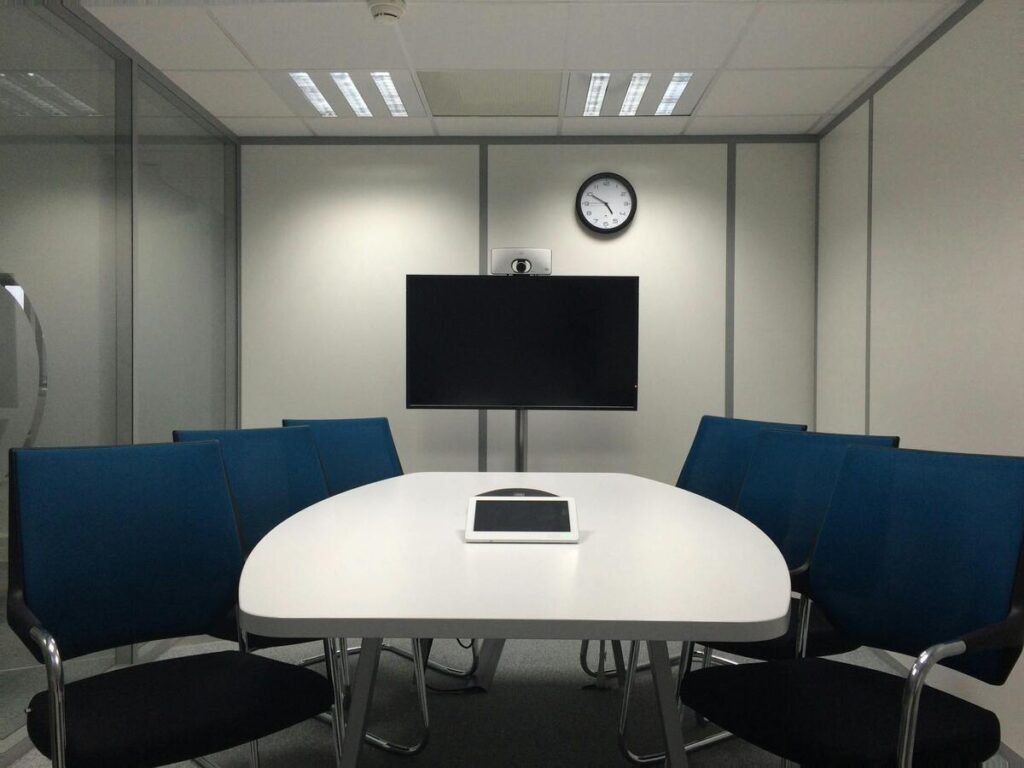Office Hours Cleaning: When Is The Best Time To Have Your Office Professionally Cleaned?